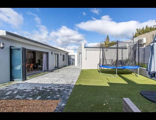 3 BEDROOM PROPERTY TO RENT IN CONSTANTIA